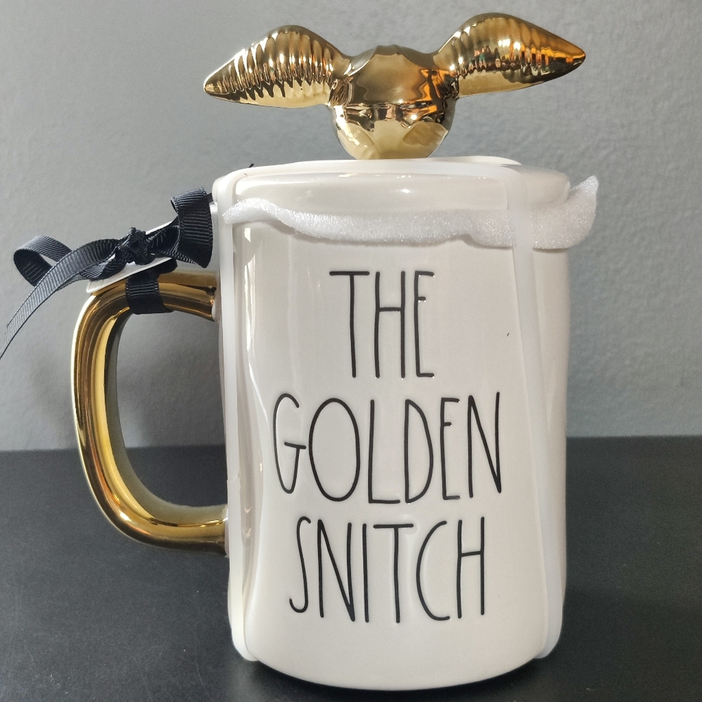Rae Dunn mug with topper Harry Potter - The Golden Snitch